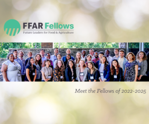 Group photo of the 2021 FFAR Fellows, posing outside on the steps.